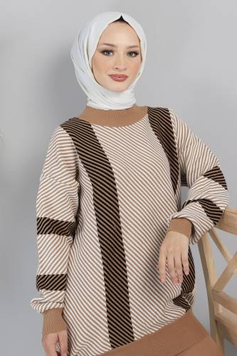 Asimetrik Çizgili Triko Takım TSD220721 Camel - Tesettür Dünyası (1)