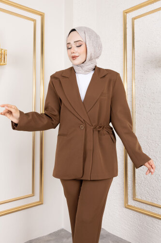 Bağlama Detaylı Blazer Takım TSD250196 Kahverengi - Tesettür Dünyası (1)