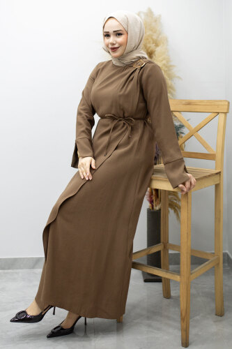 Broş Detaylı Kuşaklı Elbise TSD260198 Kahverengi - 4