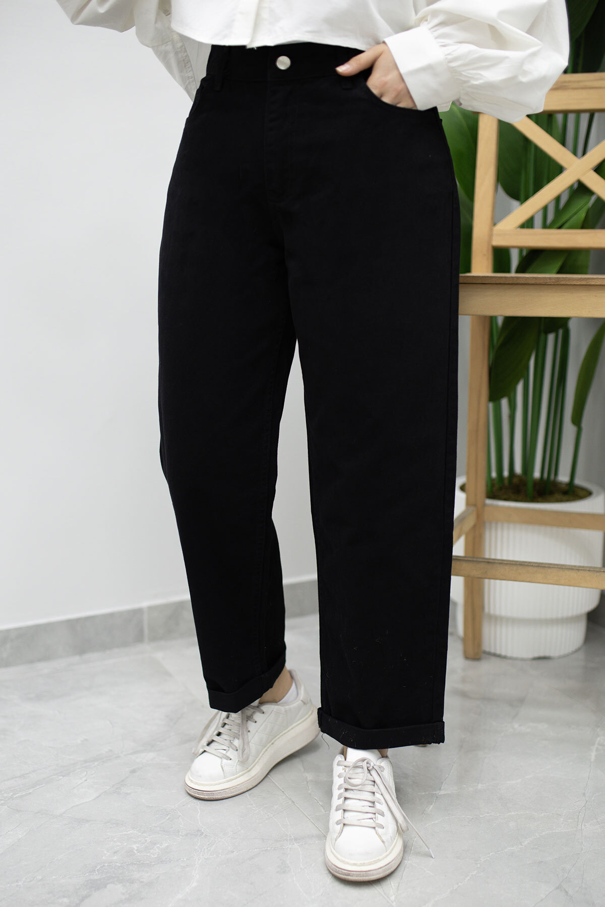 Paçası Katlamalı Mom Pantolon TSD260211 Siyah